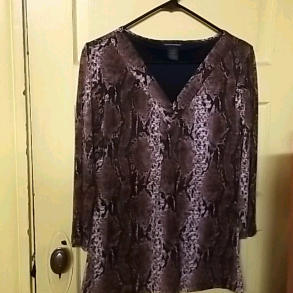 Tops the first one is large middle one small